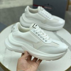 PRADA プラダ 上品に夏っぽさを感じる 2024SS メンズ用 スニーカー