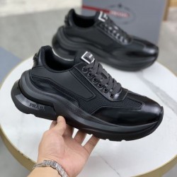 PRADA プラダ 上品に夏っぽさを感じる 2024SS メンズ用 スニーカー