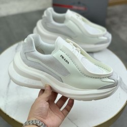 PRADA プラダ 素敵な夏の定番アイテム 2024SS メンズ用 スニーカー