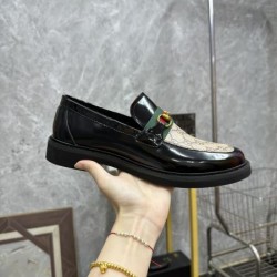 GUCCI グッチ 印象に残るデザイン 2024SS メンズ用 ビジネスシューズ