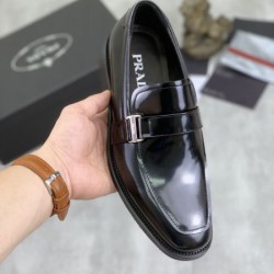 PRADA プラダ 新作セール価格でゲット 2024SS メンズ用 ビジネスシューズ 