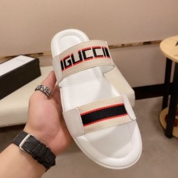 GUCCI グッチ レトロ感のあるデザイン 2024SS メンズ用 サンダル