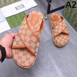 GUCCI グッチ 人気のオシャレものから 2024SS メンズ用 サンダル