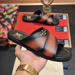 LOUIS VUITTON ルイヴィトン 最新で一目惚れ 2024SS メンズ用 サンダル