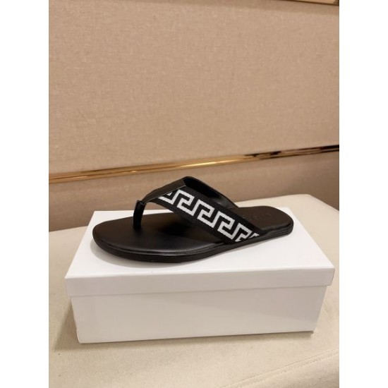 VERSACE ヴェルサーチェ 大人気限定カラー 2024SS メンズ用 サンダル VERSACE ヴェルサーチェ 大人気限定カラー 2024SS メンズ用 サンダル