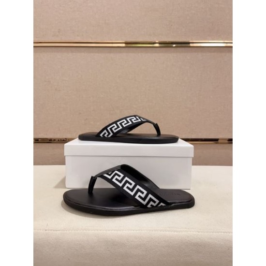 VERSACE ヴェルサーチェ 大人気限定カラー 2024SS メンズ用 サンダル VERSACE ヴェルサーチェ 大人気限定カラー 2024SS メンズ用 サンダル