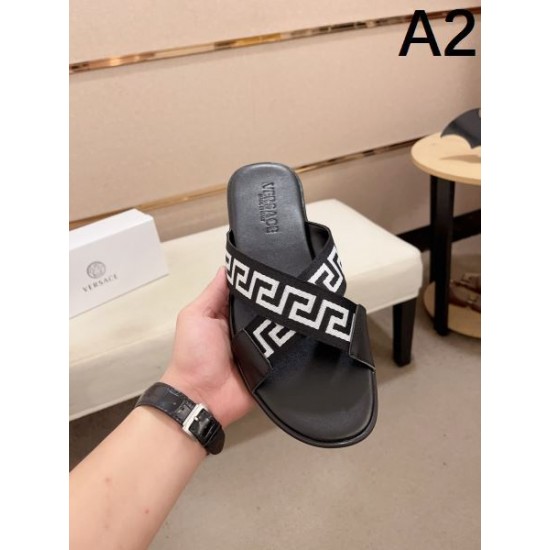 VERSACE ヴェルサーチェ 期間限定VIPセール 2024SS メンズ用 サンダル VERSACE ヴェルサーチェ 期間限定VIPセール 2024SS メンズ用 サンダル
