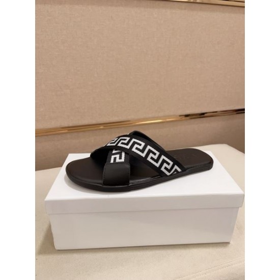 VERSACE ヴェルサーチェ 期間限定VIPセール 2024SS メンズ用 サンダル VERSACE ヴェルサーチェ 期間限定VIPセール 2024SS メンズ用 サンダル