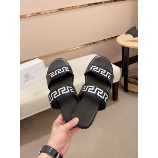 VERSACE ヴェルサーチェ 海外限定アイテム 2024SS メンズ用 サンダル VERSACE ヴェルサーチェ 海外限定アイテム 2024SS メンズ用 サンダル