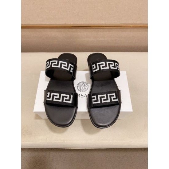VERSACE ヴェルサーチェ 海外限定アイテム 2024SS メンズ用 サンダル VERSACE ヴェルサーチェ 海外限定アイテム 2024SS メンズ用 サンダル