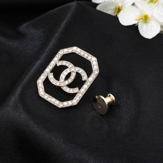 2024SS CHANEL シャネル ブローチ 日本でも大人気のモデル