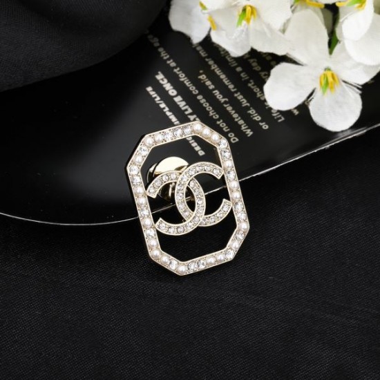 2024SS CHANEL シャネル ブローチ 日本でも大人気のモデル