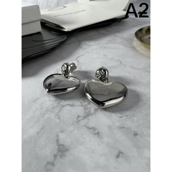 2024SS BALENCIAGA バレンシアガ イヤリング この春夏注目すべき 2024SS BALENCIAGA バレンシアガ イヤリング この春夏注目すべき