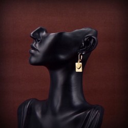 2024SS CELINE セリーヌ イヤリング 引き続き注目のスタイル