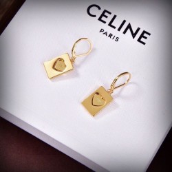 2024SS CELINE セリーヌ イヤリング 引き続き注目のスタイル