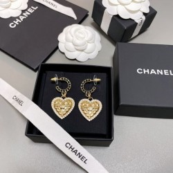 2024SS CHANEL シャネル イヤリング 主役になる個性的なアイテム