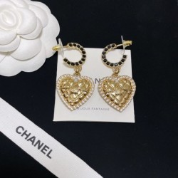 2024SS CHANEL シャネル イヤリング 主役になる個性的なアイテム