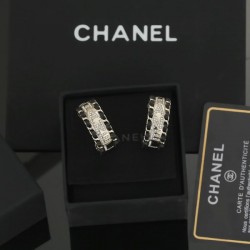 2024SS CHANEL シャネル イヤリング おしゃれ上級者の印象がある