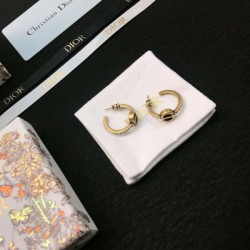 2024SS DIOR ディオール イヤリング これからの季節、大活躍