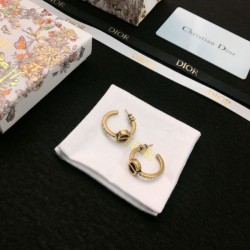 2024SS DIOR ディオール イヤリング これからの季節、大活躍