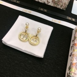 2024SS DIOR ディオール イヤリング ファッションに新しい色