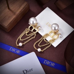 2024SS DIOR ディオール イヤリング 春夏は継続系のトレンド