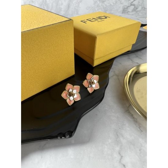 2024SS FENDI フェンデイ イヤリング 夢中になる夏季新作が続出