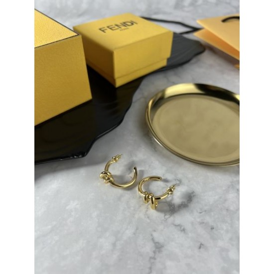 2024SS FENDI フェンデイ イヤリング 著名人やセレブも愛用する 2024SS FENDI フェンデイ イヤリング 著名人やセレブも愛用する