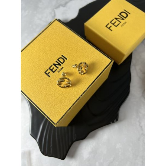 2024SS FENDI フェンデイ イヤリング 愛用者多数になる夏季新作 2024SS FENDI フェンデイ イヤリング 愛用者多数になる夏季新作
