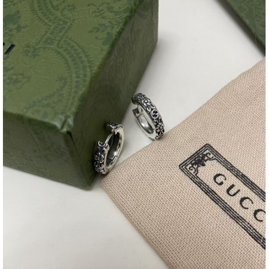 2024SS GUCCI グッチ イヤリング トップスからチラ見える安心