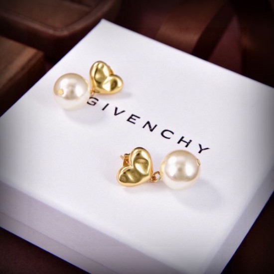 2024SS GIVENCHY ジバンシィ イヤリング クリスマスプレゼントにも