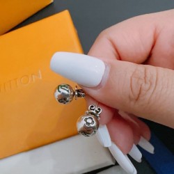 2024SS LOUIS VUITTON ルイヴィトン イヤリング 大好評アイテム