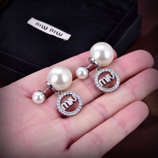 2024SS MIU MIU ミュウミュウ イヤリング 夏のいいのアイテム