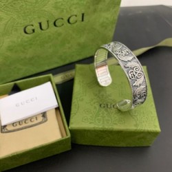 2024SS GUCCI グッチ ブレスレット 上品なカジュアルコーデに