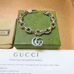 2024SS GUCCI グッチ ブレスレット 今っぽいスタイルに決まる