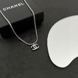 2024SS CHANEL シャネル ネックレス 春らしいきれい色のように