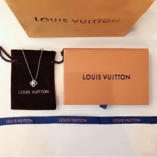 2024SS LOUIS VUITTON ルイヴィトン ネックレス 長時間持続可能 2024SS LOUIS VUITTON ルイヴィトン ネックレス 長時間持続可能