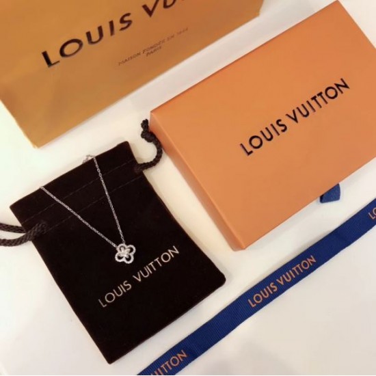 2024SS LOUIS VUITTON ルイヴィトン ネックレス 長時間持続可能 2024SS LOUIS VUITTON ルイヴィトン ネックレス 長時間持続可能