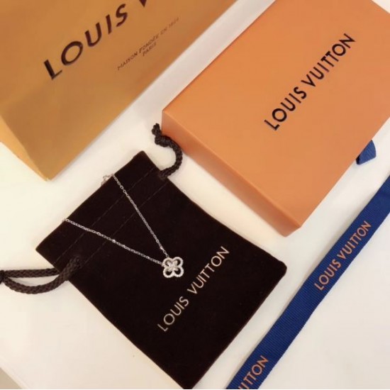 2024SS LOUIS VUITTON ルイヴィトン ネックレス 長時間持続可能 2024SS LOUIS VUITTON ルイヴィトン ネックレス 長時間持続可能
