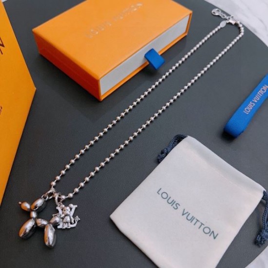 2024SS LOUIS VUITTON ルイヴィトン ネックレス 夏に欲しい定番 2024SS LOUIS VUITTON ルイヴィトン ネックレス 夏に欲しい定番