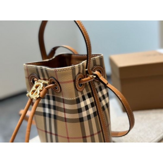 販売店舗限定モデル 2024SS ショルダーバッグ BURBERRY バーバリー 販売店舗限定モデル 2024SS ショルダーバッグ BURBERRY バーバリー