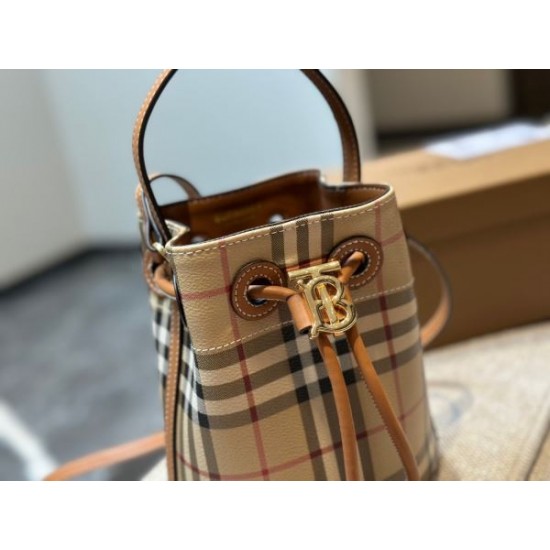 販売店舗限定モデル 2024SS ショルダーバッグ BURBERRY バーバリー 販売店舗限定モデル 2024SS ショルダーバッグ BURBERRY バーバリー
