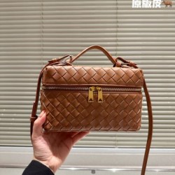 最新作入荷 2024SS トートバッグ BOTTEGA VENETA ボッテガヴェネタ