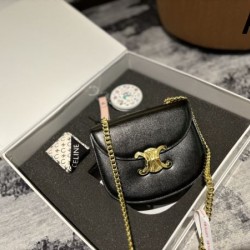 海外セレブが注目アイテム 2024SS ショルダーバッグ CELINE セリーヌ