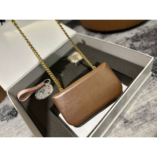 今季は色を使った注目新品 2024SS ショルダーバッグ CELINE セリーヌ 今季は色を使った注目新品 2024SS ショルダーバッグ CELINE セリーヌ