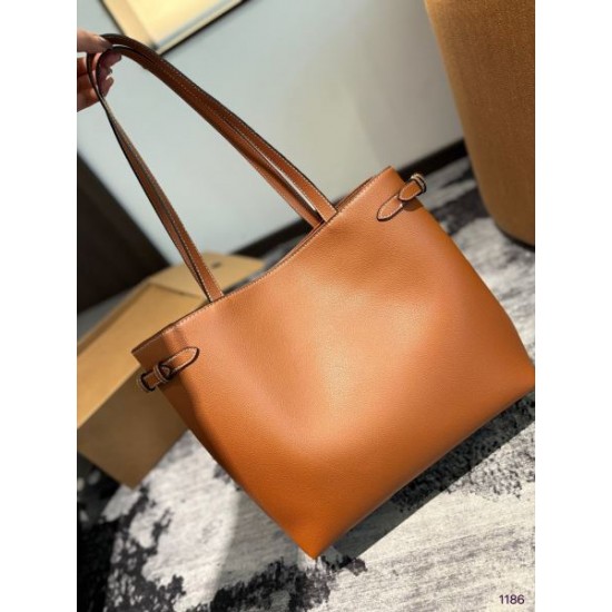 相性が良く断然オススメ 2024SS トートバッグ CELINE セリーヌ 相性が良く断然オススメ 2024SS トートバッグ CELINE セリーヌ