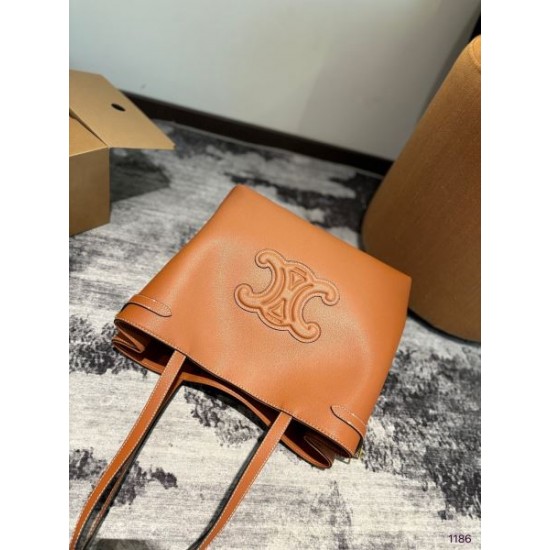 相性が良く断然オススメ 2024SS トートバッグ CELINE セリーヌ 相性が良く断然オススメ 2024SS トートバッグ CELINE セリーヌ