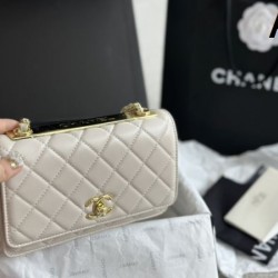 期間限定、お得に買うべき 2024SS ショルダーバッグ CHANEL シャネル