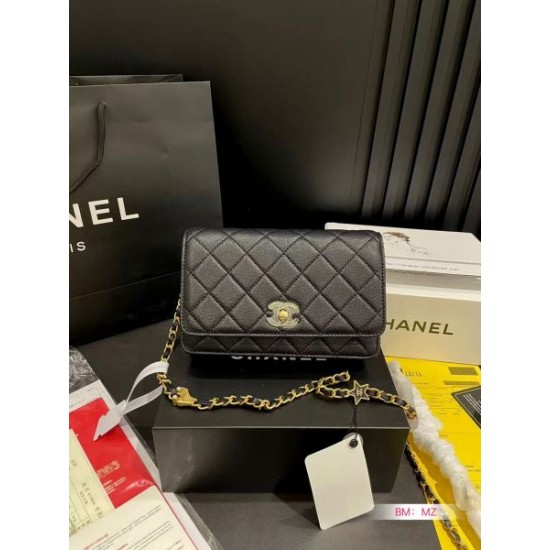 シーズンの流行にチェック 2024SS ショルダーバッグ CHANEL シャネル シーズンの流行にチェック 2024SS ショルダーバッグ CHANEL シャネル