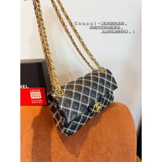 気軽におしゃれを楽しめる 2024SS ショルダーバッグ CHANEL シャネル 気軽におしゃれを楽しめる 2024SS ショルダーバッグ CHANEL シャネル